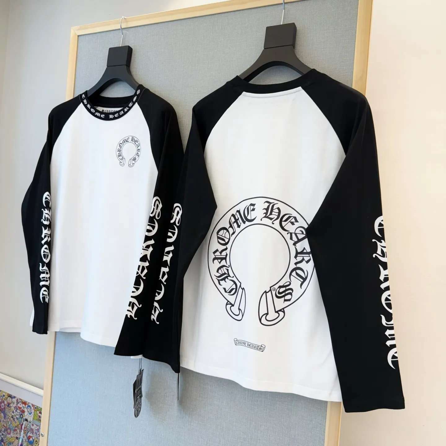 P180 Style number: D413 ChromeHearts-CH ChromeHearts cross Sanskrit black and white splicing printed long sleeves SIZE #s m l xl Size reference picture 9